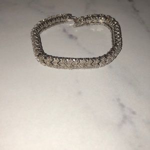 Tennis bracelet